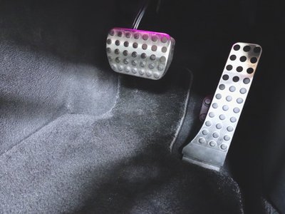 MERCEDES-BENZ E-CLASS - 9