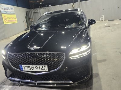 صورة 1 لـ 2023 Genesis GV70