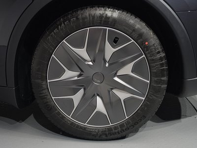 TESLA MODEL Y - 8