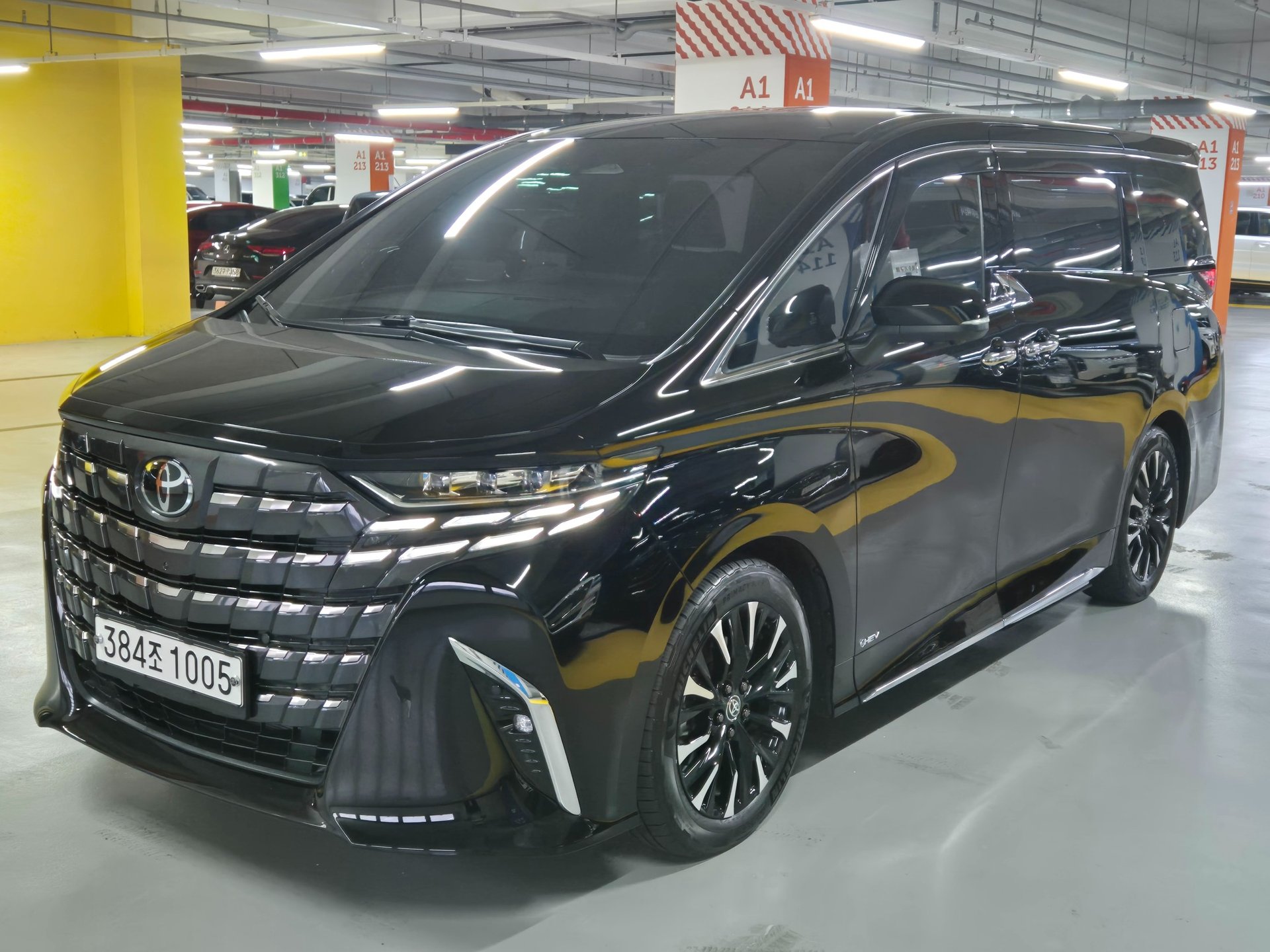 TOYOTA ALPHARD - View 1