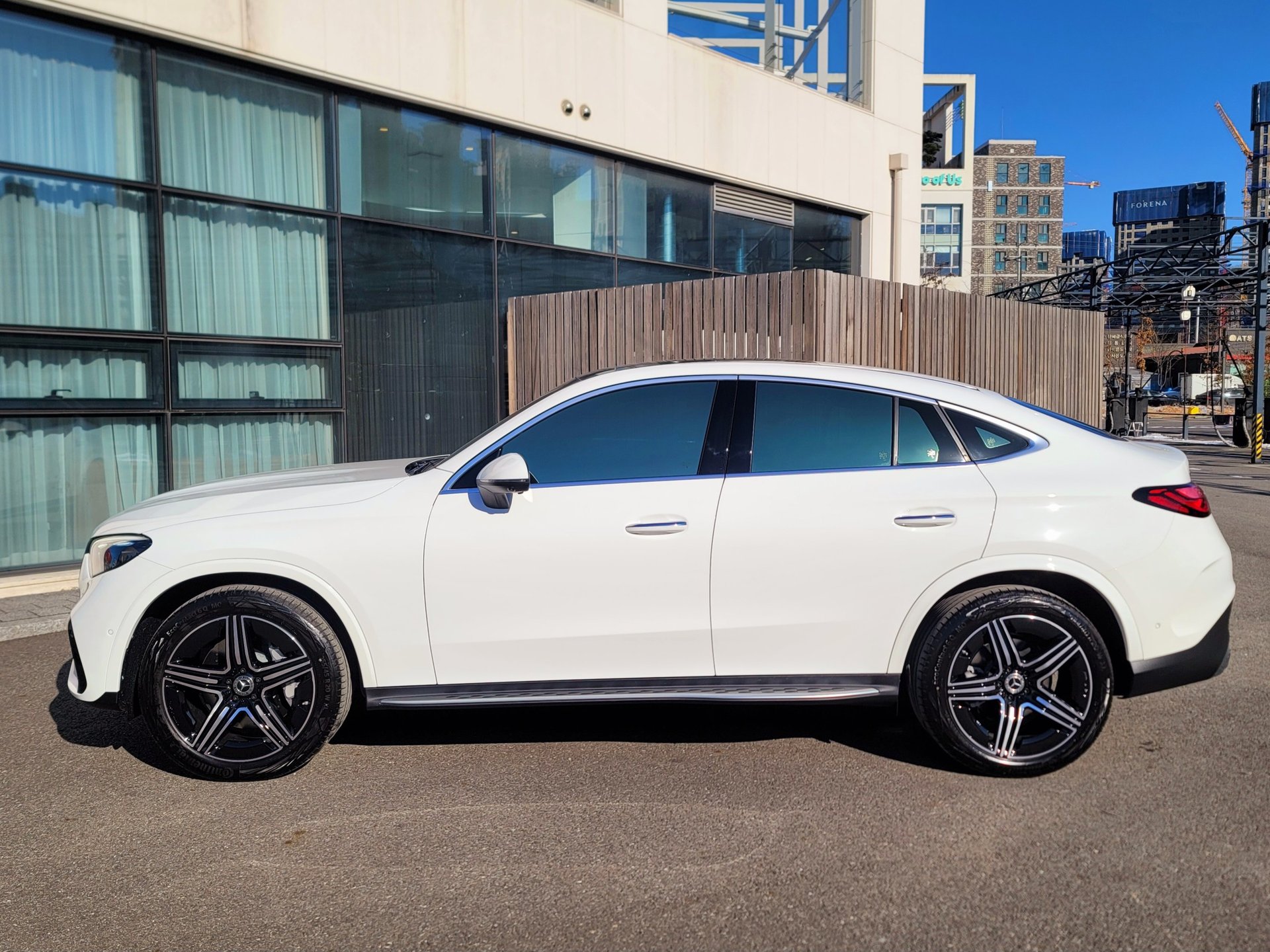 MERCEDES-BENZ GLC - View 1