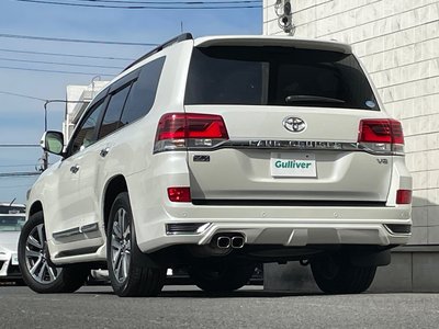 TOYOTA LAND CRUISER 200 - 7