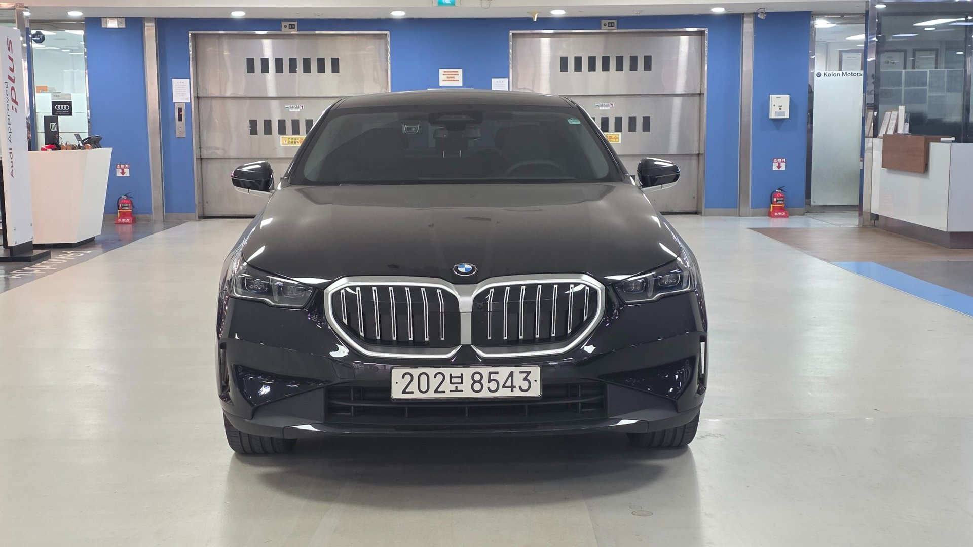 BMW 5 SERIES - View 1