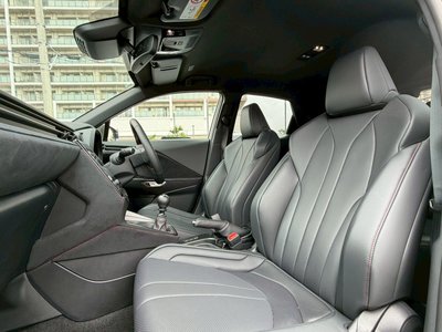 LEXUS LBX - 9
