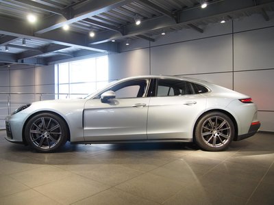PORSCHE PANAMERA - 3