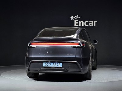 TESLA MODEL Y - 4