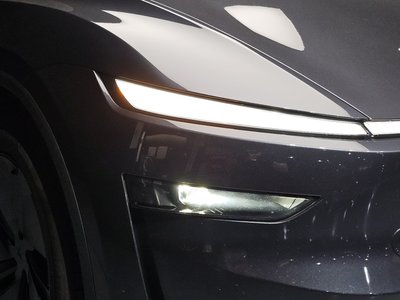 TESLA MODEL Y - 9