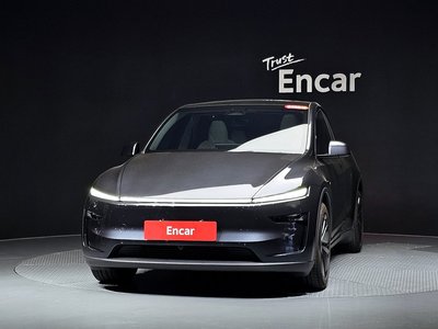 TESLA MODEL Y - 2