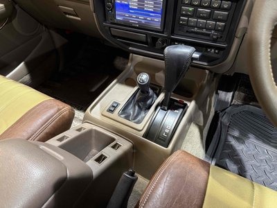 TOYOTA LAND CRUISER 80 - 7