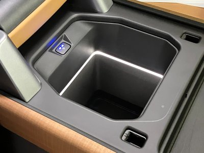 LAND ROVER DEFENDER - 10