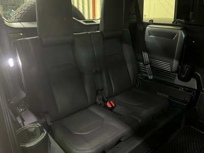 LAND ROVER DEFENDER - 3