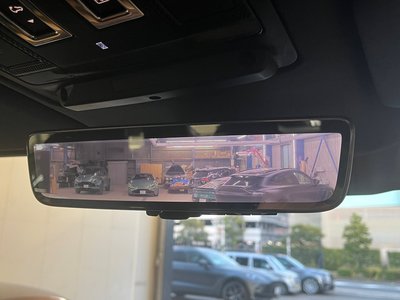 LAND ROVER DEFENDER - 9