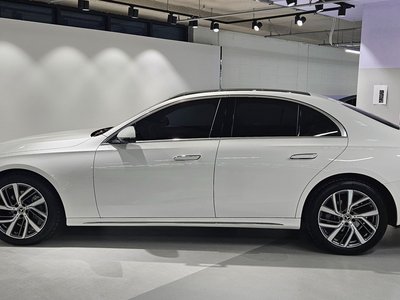 MERCEDES-BENZ E-CLASS - 8