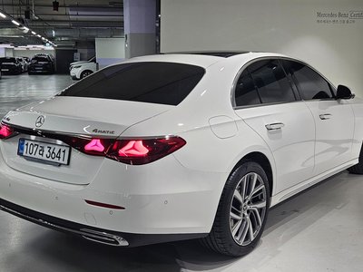 MERCEDES-BENZ E-CLASS - 3