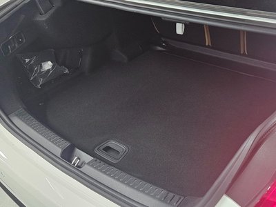 MERCEDES-BENZ E-CLASS - 10