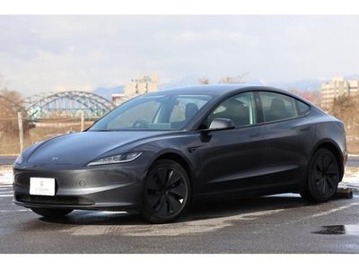 TESLA MODEL 3 - 5