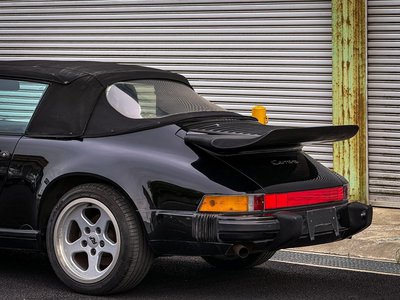 PORSCHE 911 - 8