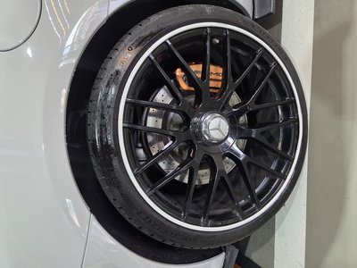 MERCEDES-BENZ AMG GT - 4