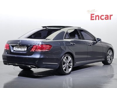 MERCEDES-BENZ E-CLASS - 4