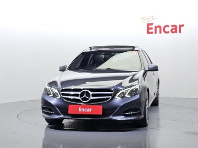 MERCEDES-BENZ E-CLASS - 2