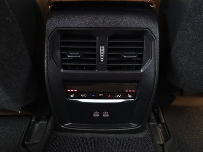 2024 BMW I4 缩略图 25