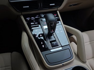 PORSCHE CAYENNE - 9