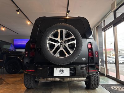 LAND ROVER DEFENDER - 10