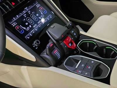 LAMBORGHINI URUS - 5