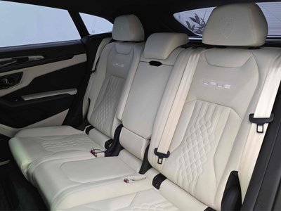 LAMBORGHINI URUS - 10