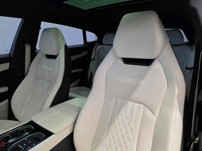 LAMBORGHINI URUS - 8