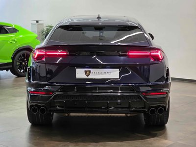 LAMBORGHINI URUS - 2