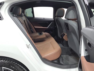 صورة مصغرة 17 لـ 2024 BMW I5