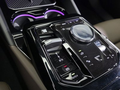 صورة مصغرة 12 لـ 2026 BMW 5 SERIES
