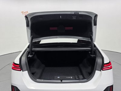 صورة مصغرة 26 لـ 2026 BMW 5 SERIES