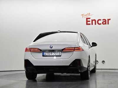 صورة 4 لـ 2026 BMW 5 SERIES
