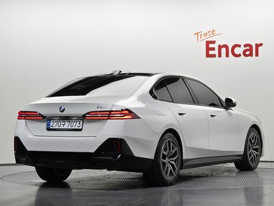 صورة 3 لـ 2026 BMW 5 SERIES