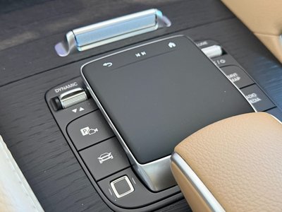 2026 Mercedes-BENZ GLS thumbnail 41