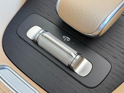 2026 Mercedes-BENZ GLS thumbnail 42