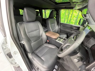 TOYOTA LAND CRUISER 250 - 7