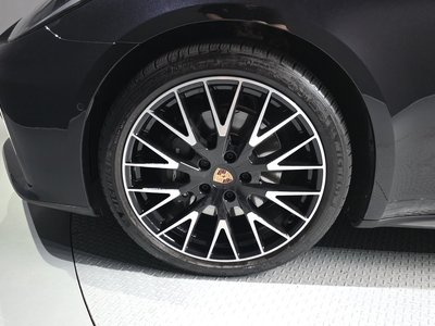 صورة 6 لـ 2025 Porsche PANAMERA