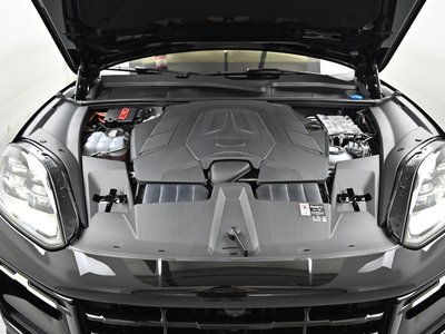 صورة 7 لـ 2025 Porsche CAYENNE
