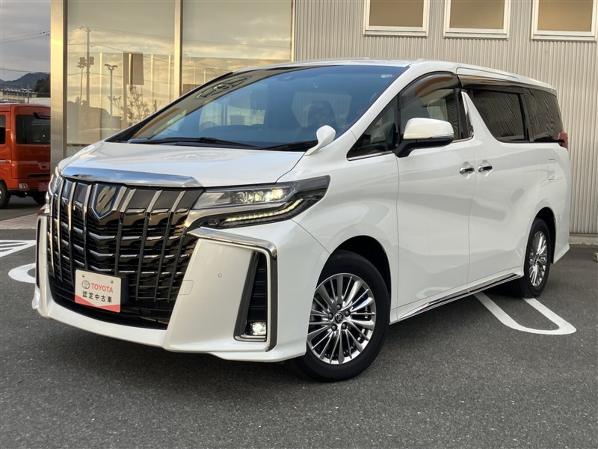 TOYOTA ALPHARD - View 1