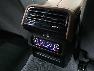2024 BMW 5 SERIES — миниатюра 31