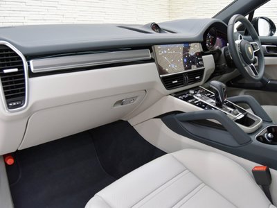 PORSCHE CAYENNE - 10