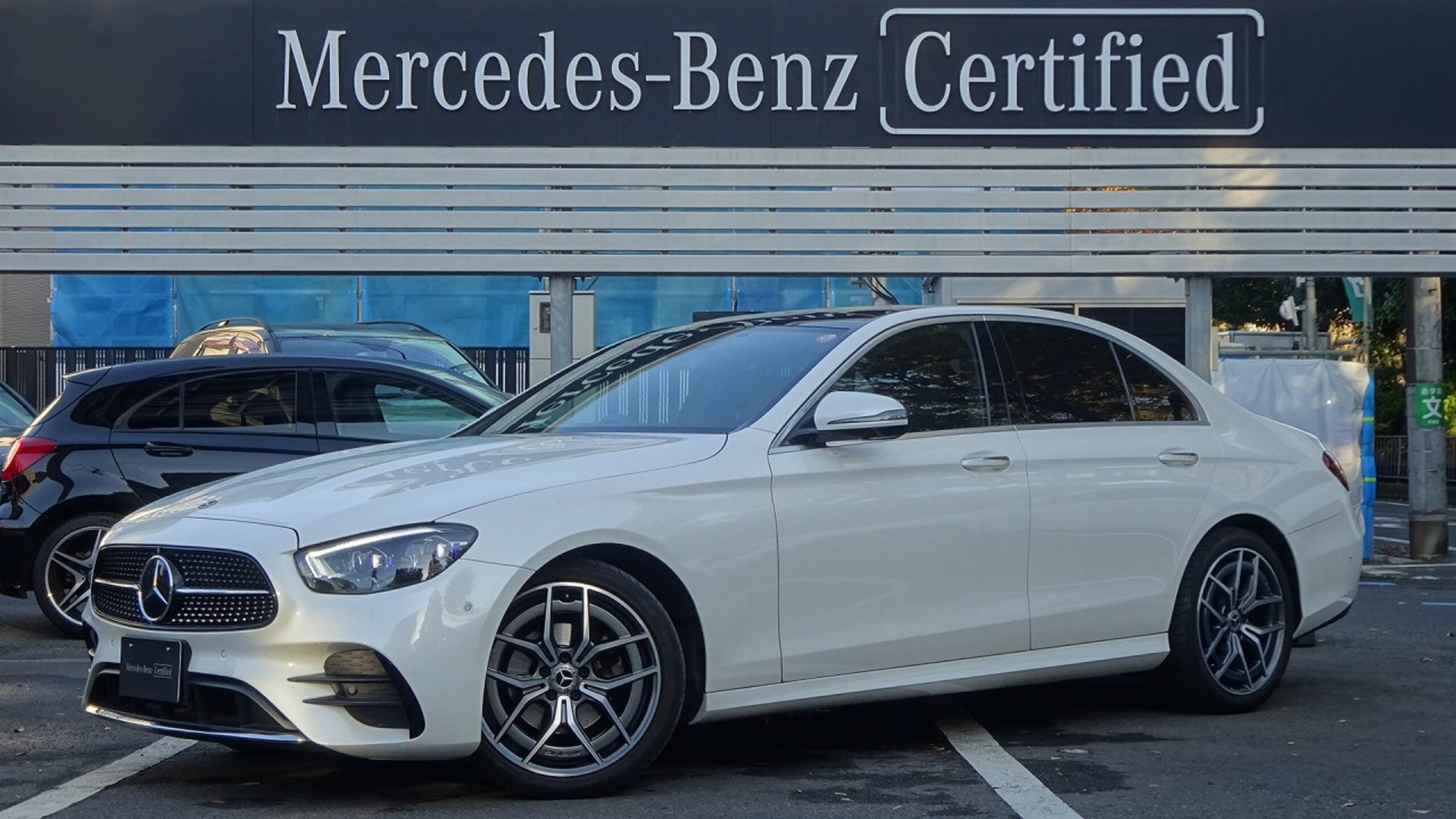 MERCEDES-BENZ E-CLASS - View 1