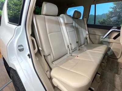 TOYOTA LAND CRUISER PRADO - 9
