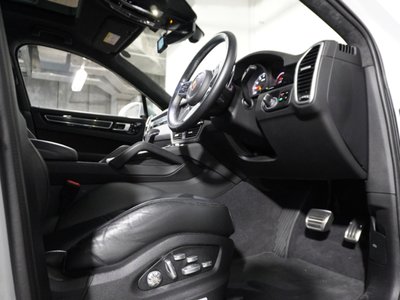 PORSCHE CAYENNE - 9