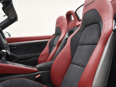 PORSCHE 718 SPYDER - 9