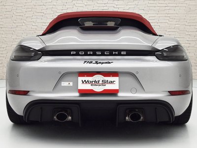 PORSCHE 718 SPYDER - 4