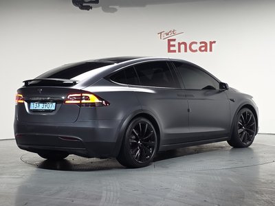 TESLA MODEL X - 3